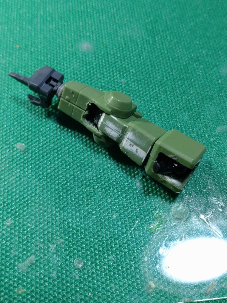 一度イジり始めるとどんどん沼に沈んでいく気持ちになります。マニピュレータは市販のものが転がっていたのでそれを使いました。