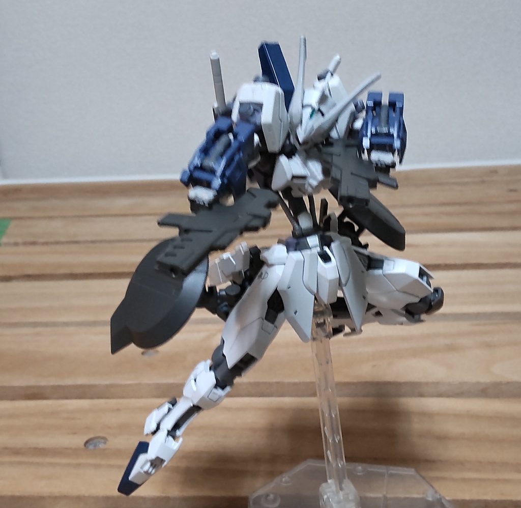 ビームトーチとライフルは一丁ずつ増やして二刀流にしています。