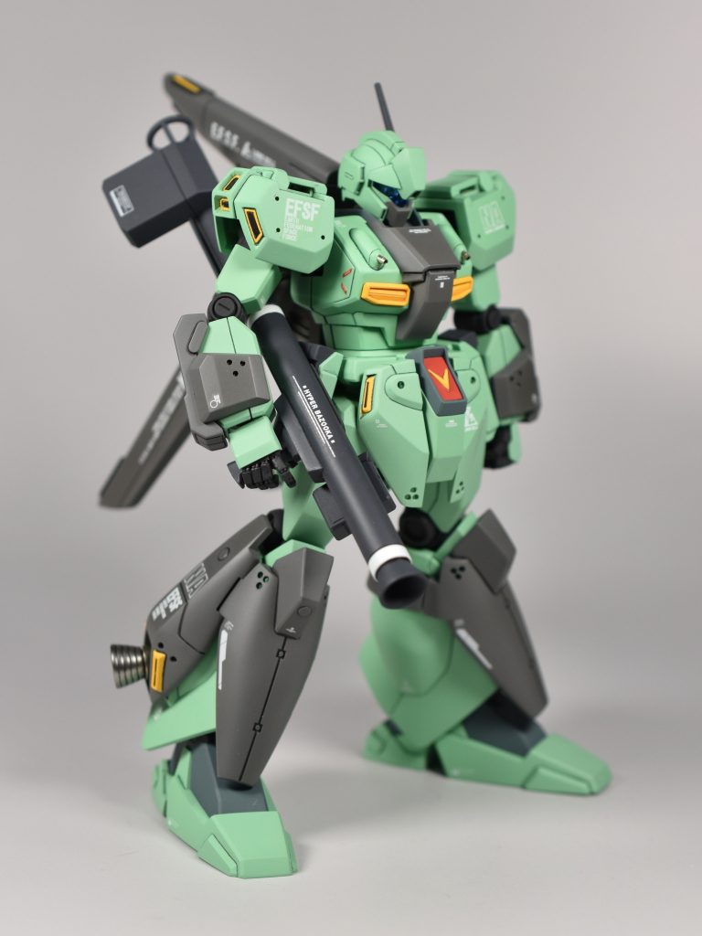 その肩アーマーはネオジムで接続してますので簡単にはずせます