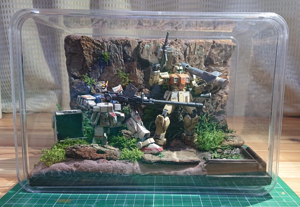 ☝️ダイソーさんの透明収納ケースディスプレイケースとして重宝しています😃