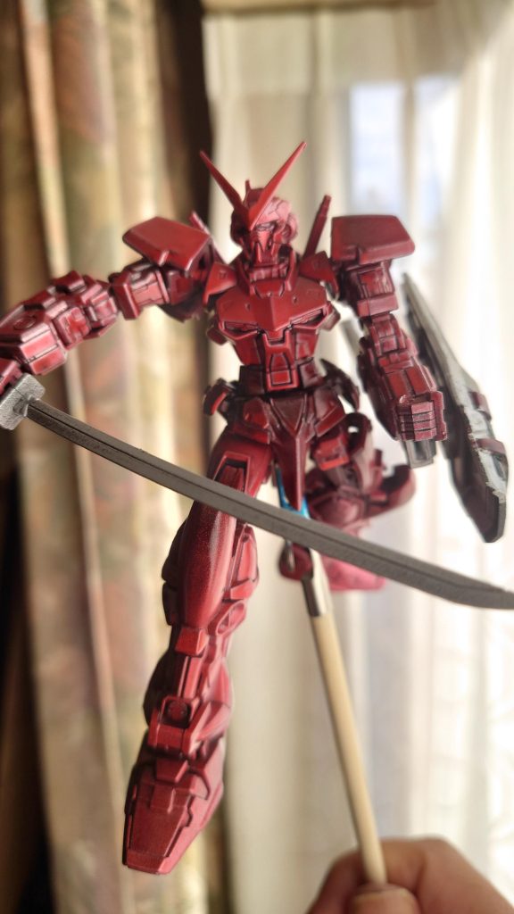 クリア塗装　５回目で１缶半使い切った所です。この後に軽いスミ入れとメタルレッドで赤の強弱付けました。