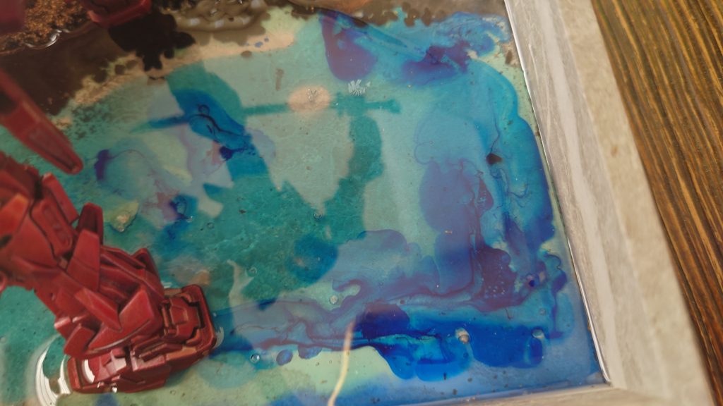 今回は解り難いのですが　水面にMSが映る迄作り込みました！