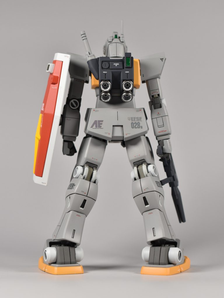 背面