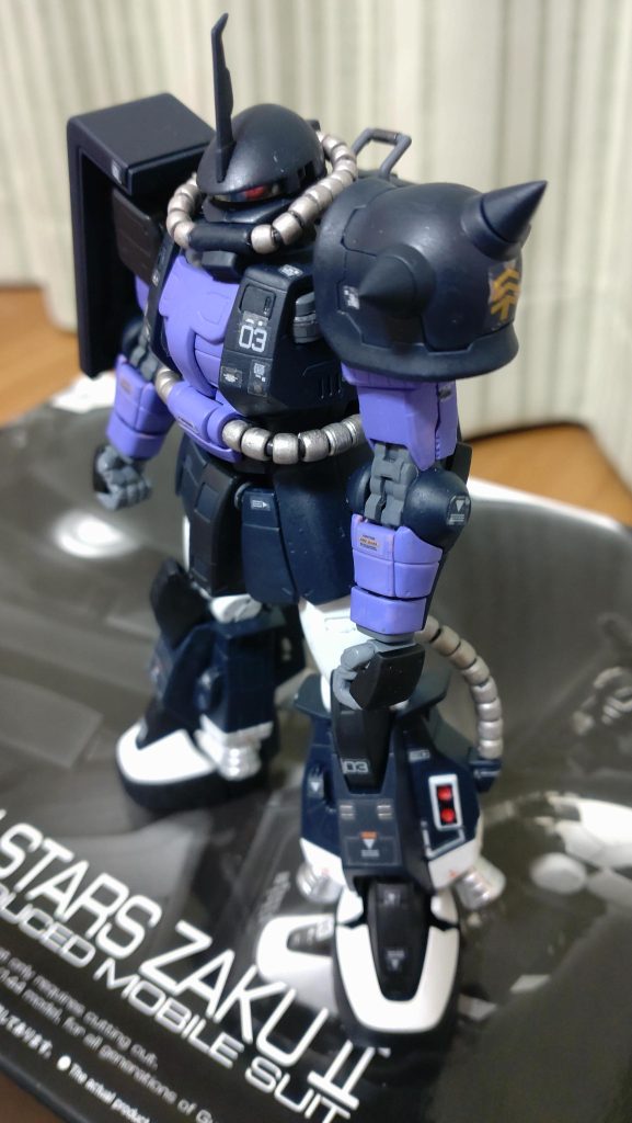 カーテン越しの黒い三連星ザクII–2枚目/制作者：一筆奏上