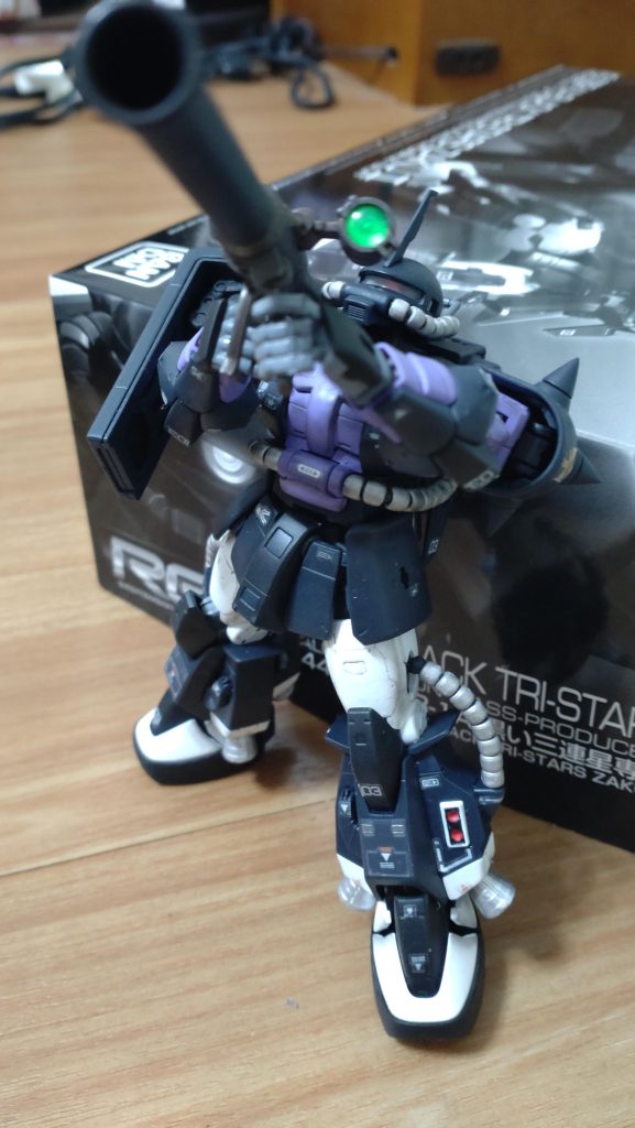 カーテン越しの黒い三連星ザクII–5枚目/制作者：一筆奏上