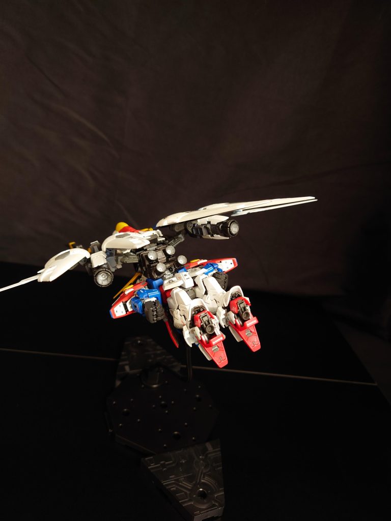 足首パーツはRGのをそのまま使用。RGのような変形ができればよかったけど無理だったのでそれっぽく見せてます。