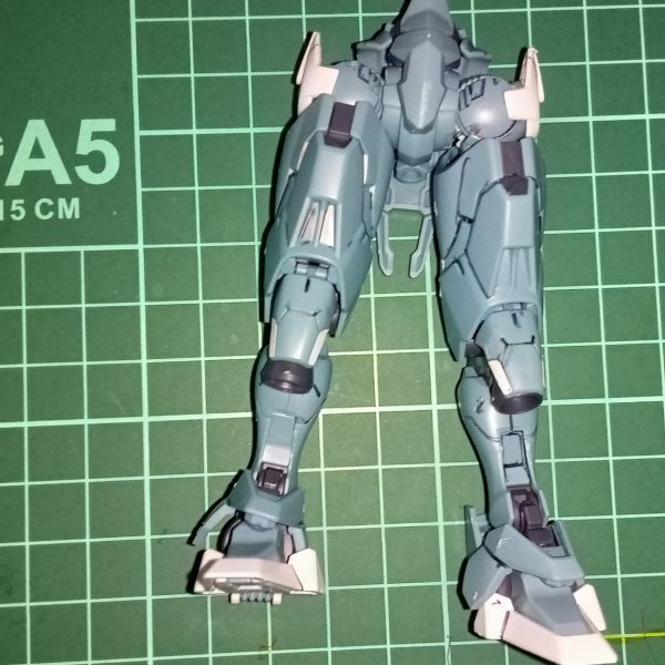 2年前くらいにFMソードカラミティHGルブリス量産型試作モデルをアンケートに答えてくれた方々がいまして、票数が多かった(2票(笑))FMソードカラミティを作成しましたが、その後、作りたいヤツを作ってたら、うっかり、こいつを忘れていたので、思い出して、作り始めました😅‪‪（3枚目）