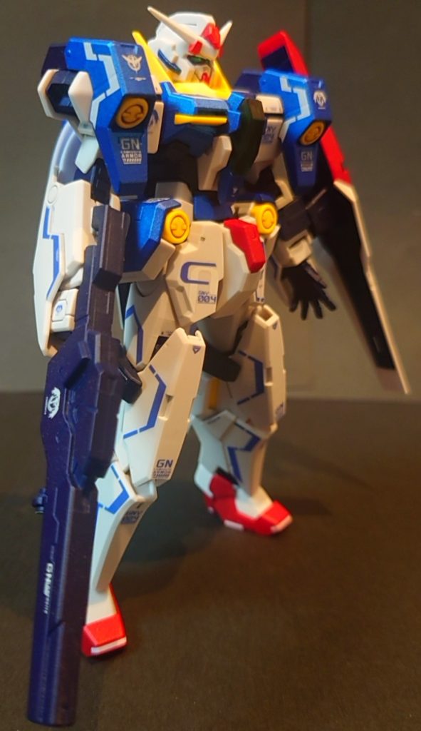 ホワイトとイエローは成型色各部メタリックカラーで塗装