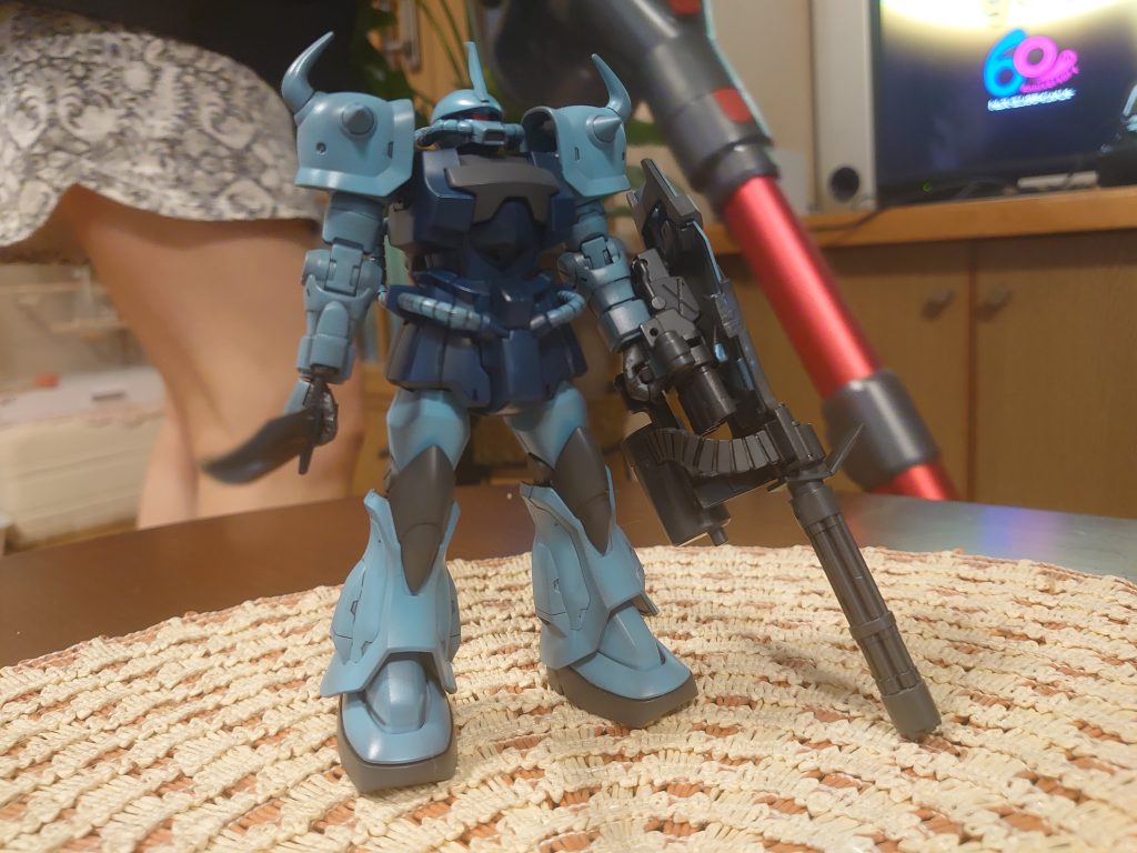 家内の太ももすんません(笑)これも黒を下地に説明書通りの割合で塗装してます。以前のブルーの外し様は異常やったがこれはシックリくる。