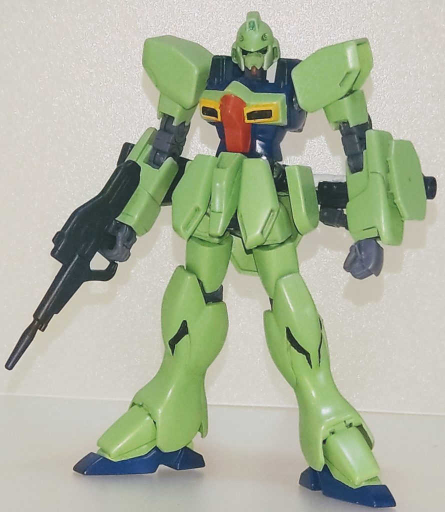 もちろんバックパックを外して改修前のガンイージにすることも可能です。