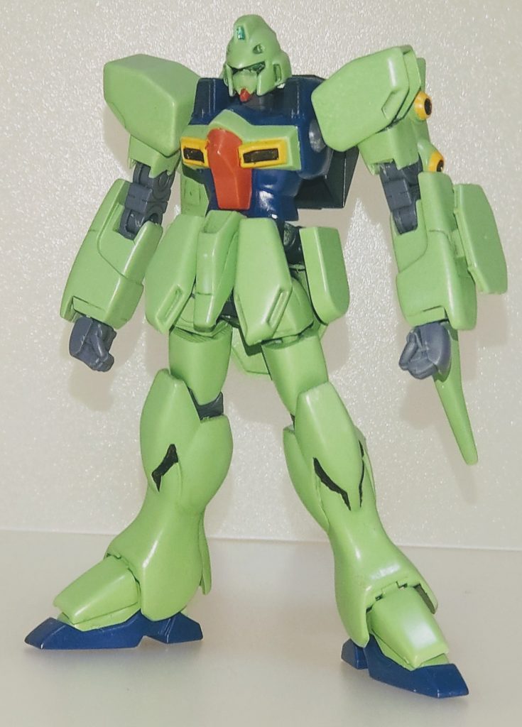 全身。キットは元々出来が良いのでHGと並べても違和感が無いように気になる部分を改修して２０２４年の２月に完成させました。