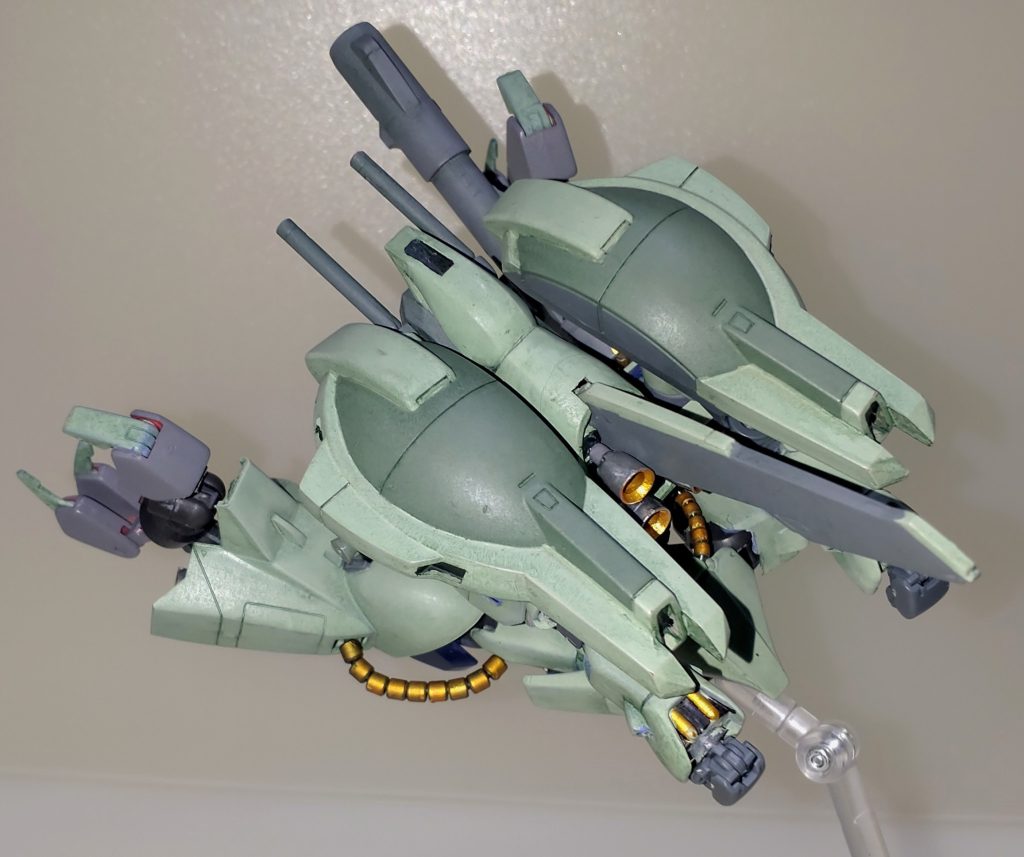 フレーム構造にしたりカラーを変えたことで元キットからの印象はだいぶ変わりました。