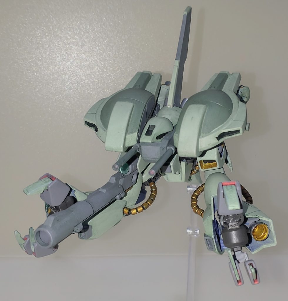 MA形態。機首のビームガンは砲身に穴を開けてます。