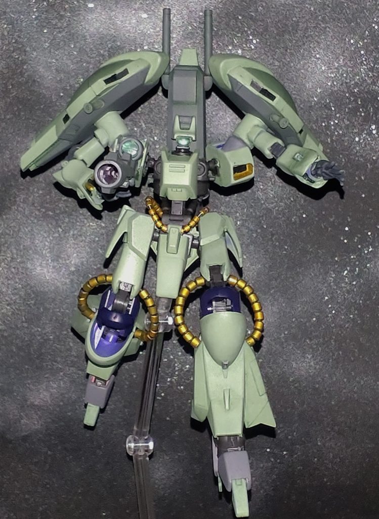 最後にパッケージと同じポーズ。以上ガザＤでした。久々に箱から取り出して、当時よくこれを製作出来たなぁと思ってしまいました。ですが技術が無いなりに何とか完成させたことに満足していたことは覚えています。その気持ちがあるから今でも旧キットを作るのが楽しんですよねぇ！最後まで見て頂いてありがとうございました。