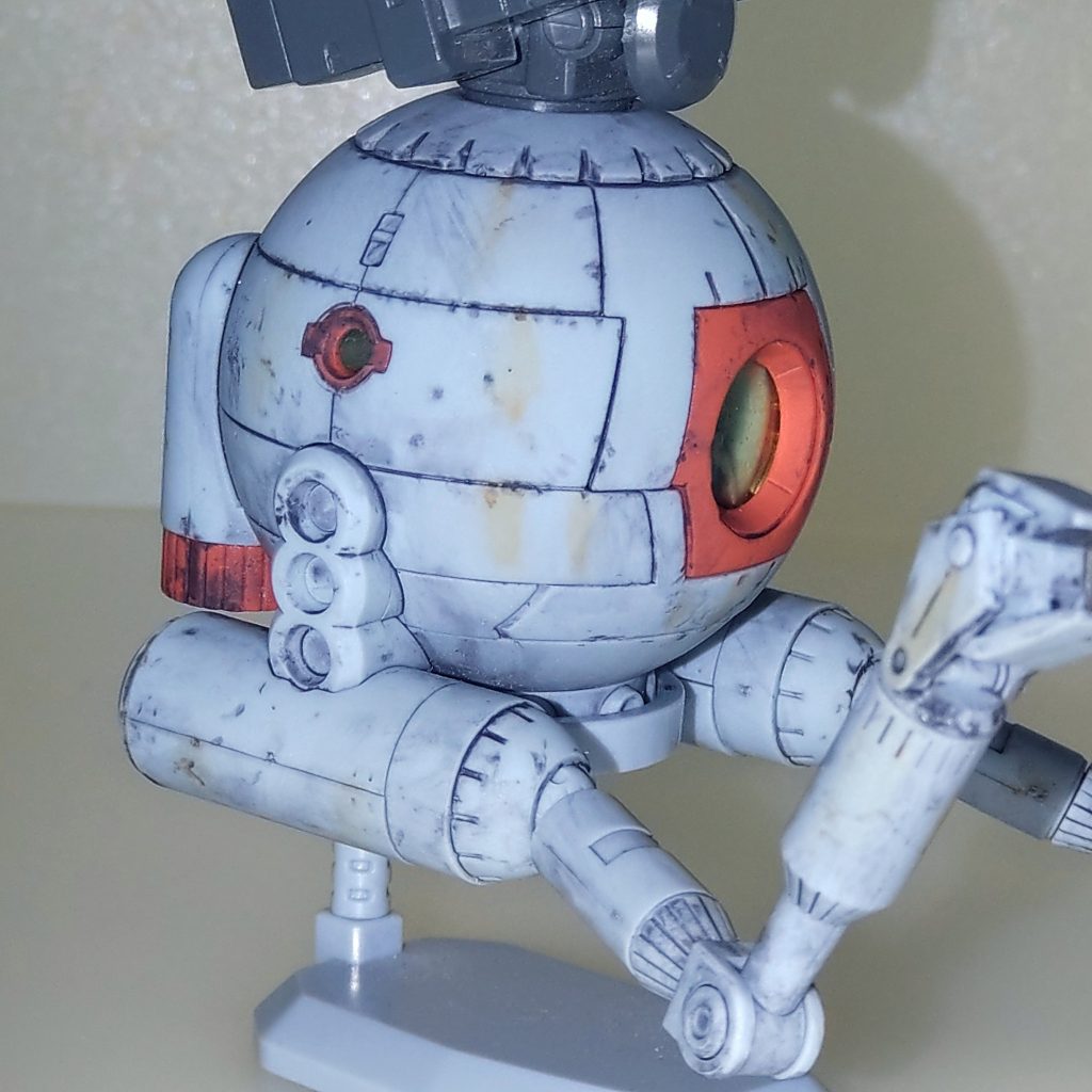 ボディのキズは電動リューターで削ってリアルタッチマーカーで錆び表現を施して使用感を出しています。