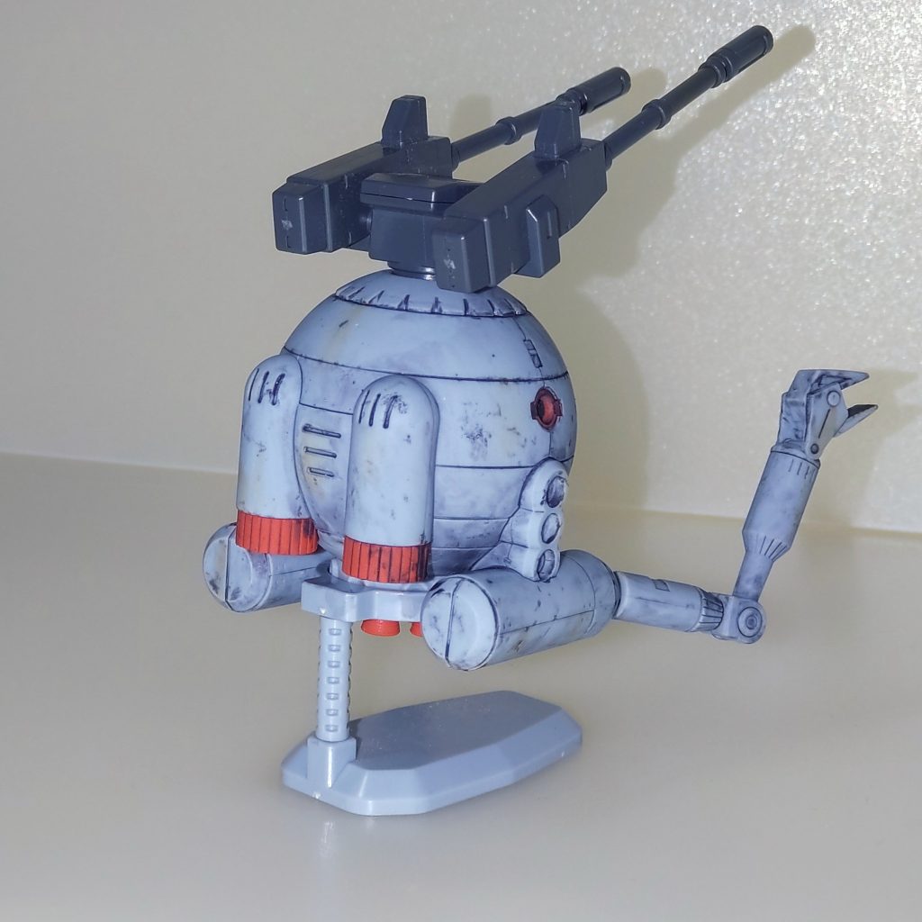 今でこそウェザリングカラーで汚し塗装を行なっていますが、製作当時ラッカー塗料のクリアブラックでウォッシングしていました。