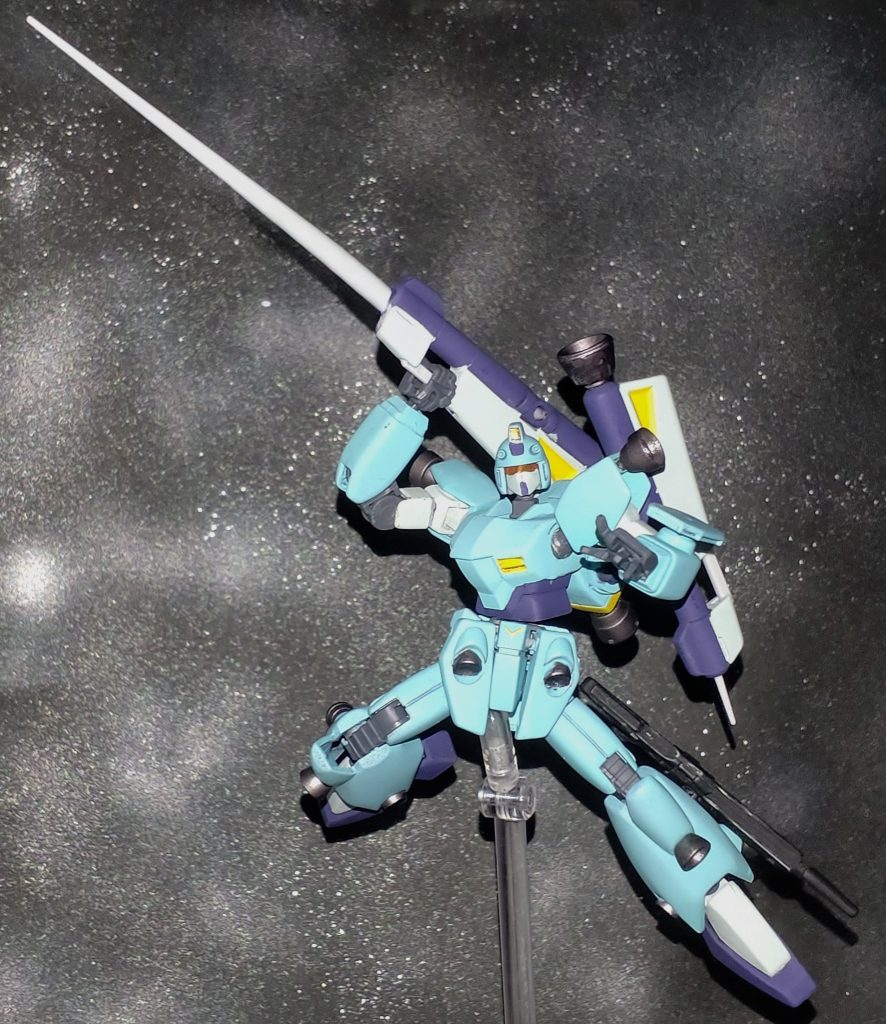 最後にパッケージと同じポーズ。以上ジャベリンでした。小型MSは小さいので作業するのに苦労しますが、元キットの出来が良い分最後まで完成させねばという意欲が湧いてくるので満足感はあります。最後まで見て頂いてありがとうございました。