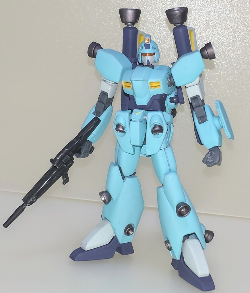 フル装備。カラーリングは本体をガイアカラーミクヘアシャドウで塗装しました。この塗料、ジャベリンの成型色と全く同じ色だったので助かりました。白は自作ホワイト、紺はガイアカラーマーズダークブルーです。