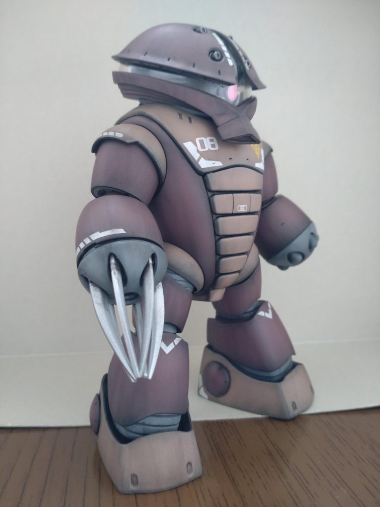 グラデーション塗装→光沢クリア→スミ入れ、デカール貼り→光沢クリア→つや消しクリア→ウォッシング。です。