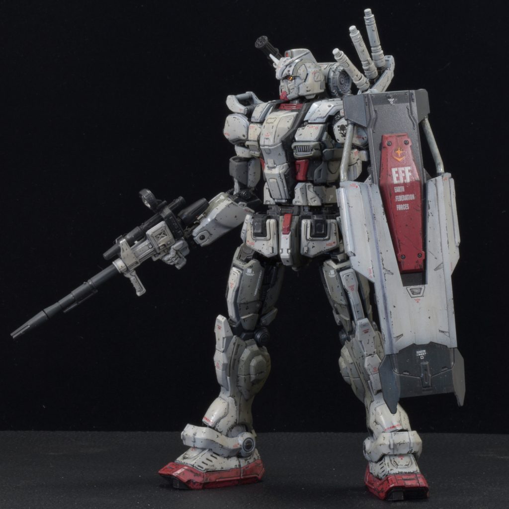 盾の位置が下すぎるのをちょい改造した以外はほぼ素組のネトフリガンダム。