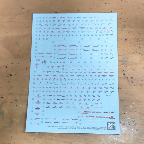 SOUND ONLYとりあえずハイパー・メガ・バズーカ・ランチャーのデカール貼り始めました💦。∑vsペーネロペーのデカールが良さそうだったので手に入れました😁。コイツで仕上げていきます😄。紅白戦、もう明日から…💦（2枚目）