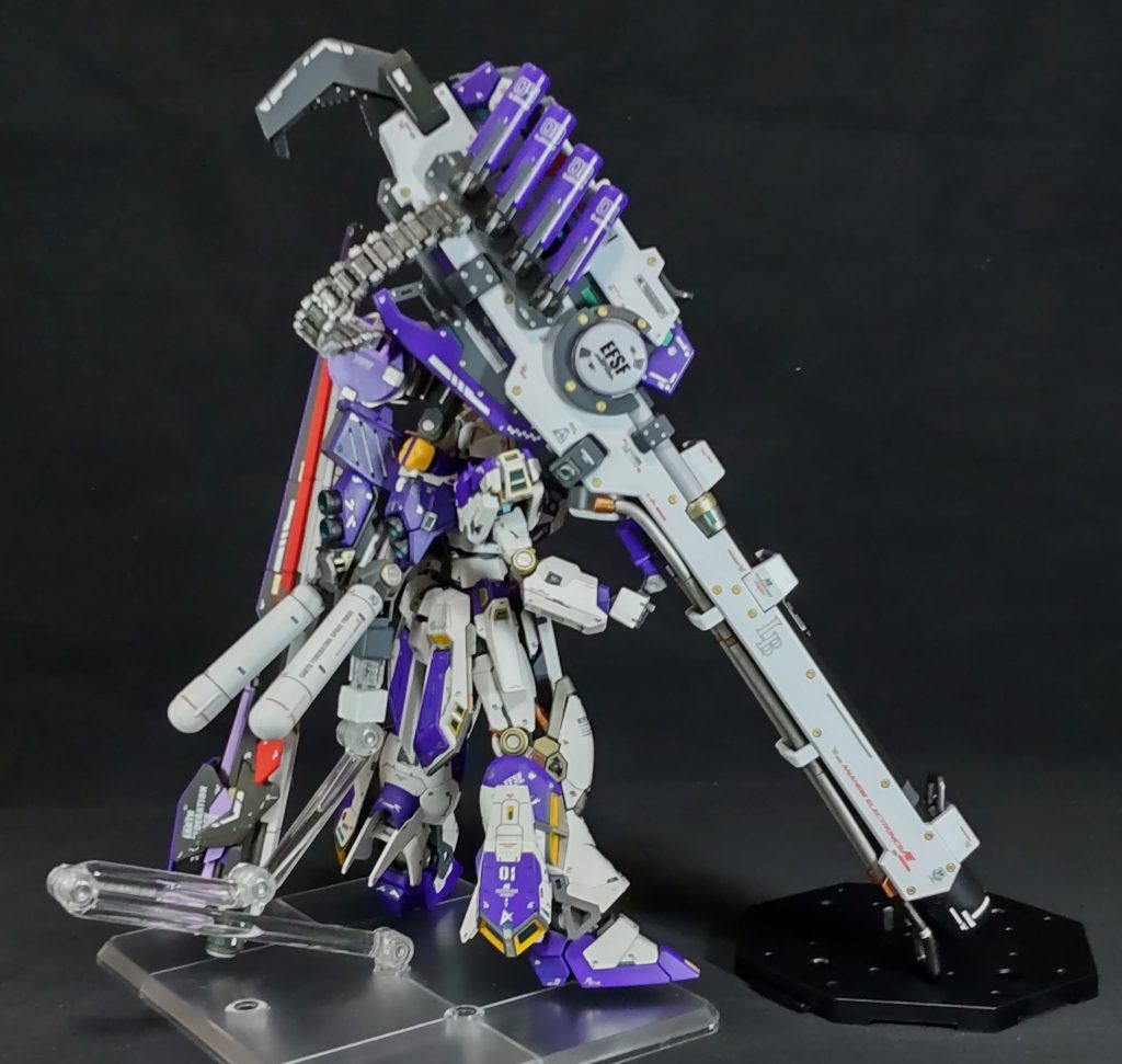 横から見るとこんな感じです。真ん中らへんにグリップを付けて担げるようにしてます😁。一応ベルトリンクも付けてます。