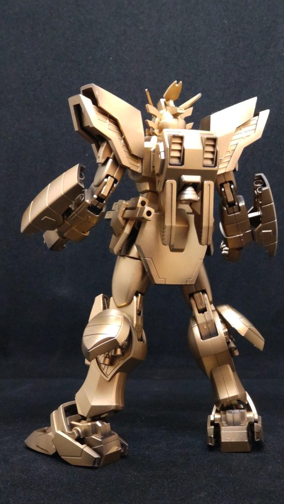 余談ですけど、パチ組みしてると子供の頃に500円の1/144組んだ時を思い出しました。値段も上がったけど、ガンプラの技術は本当に進歩しましたよねと。