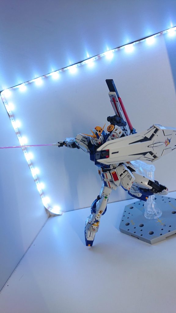 最後はビームサーベル！νガンダムってビームサーベル使ってる印象が薄いのは俺だけか…？あ、俺だけ？そう…ですか…次回は！明日にもう一本…行けるかな？出来たらやる！！！！！！！！！！！！！！！！！！！！！！