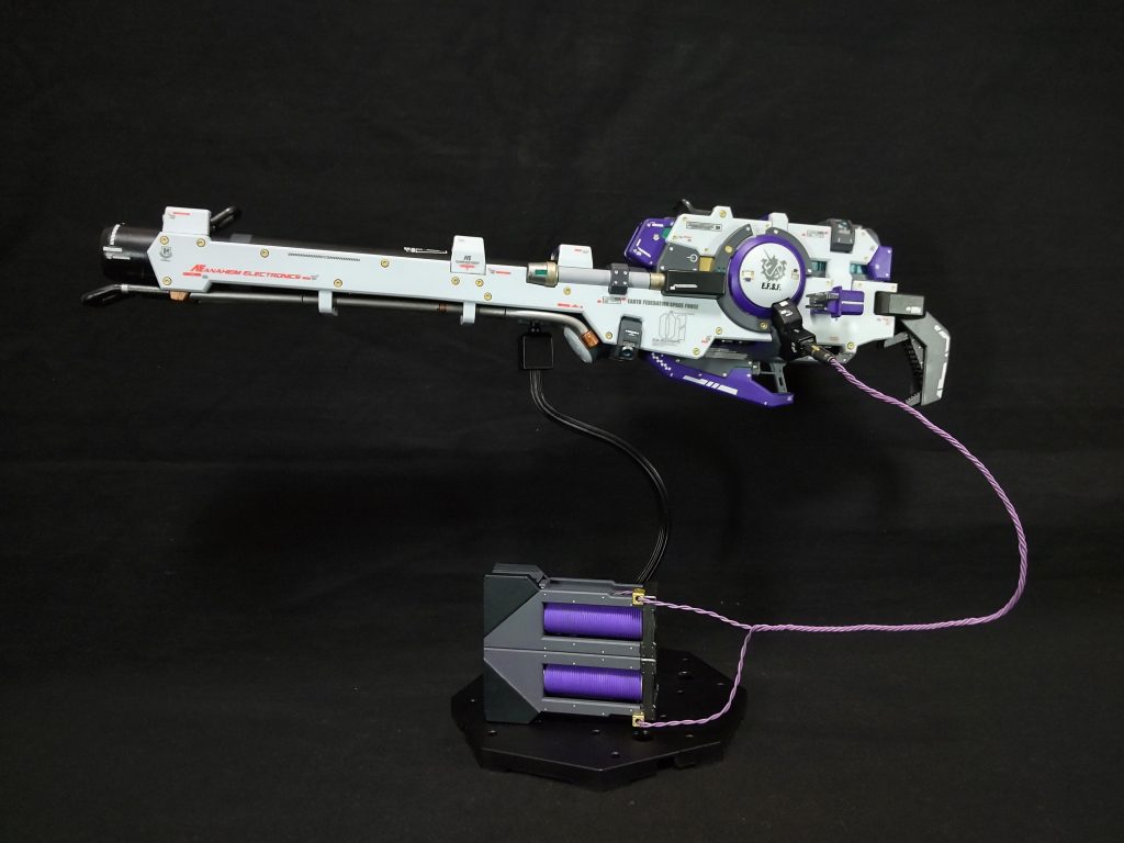 今回作成したメインのHMBLはこんな感じです。部分塗装の簡単フィニッシュ😁。νガンダムに合わせてパープルとメタリック系で部分塗装してます😆。