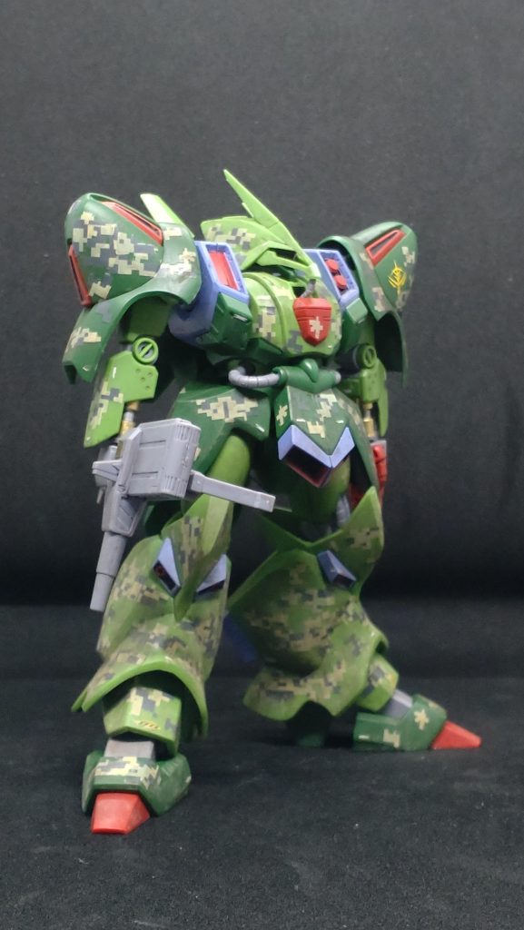 塗り分けは水性塗料とマジックリン拭き取りとで仕上げてます。前はエナメルやらマスキングでやってましたが、最近はこの方法で塗ることが増えてます。