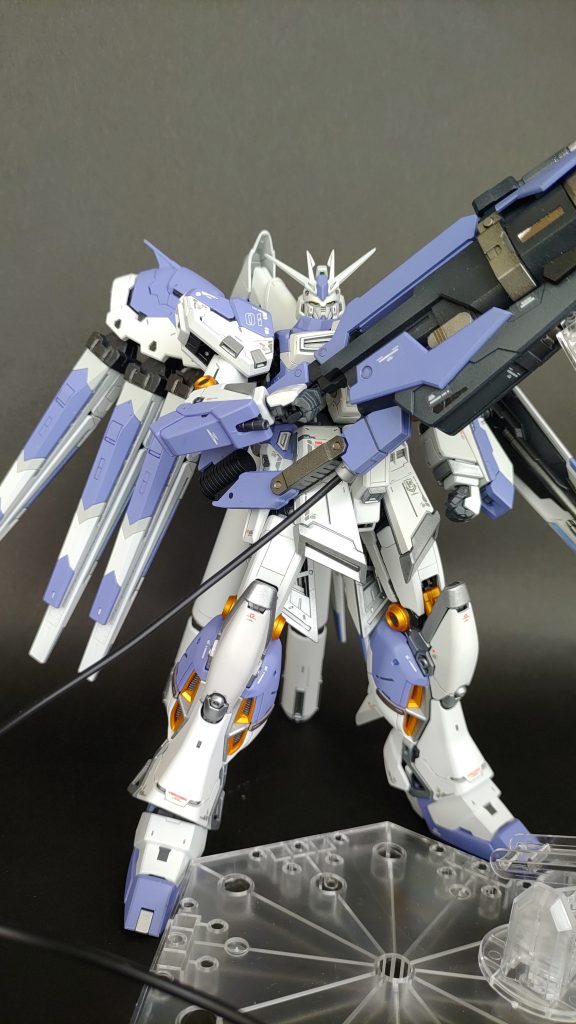 Hi-νガンダムとハイメガバズーカランチャー