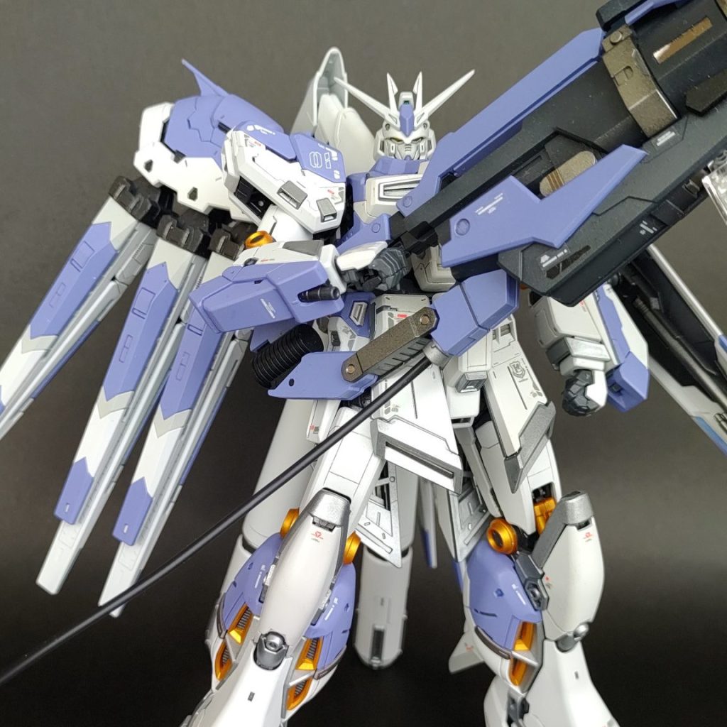 Hi-νガンダムとハイメガバズーカランチャー