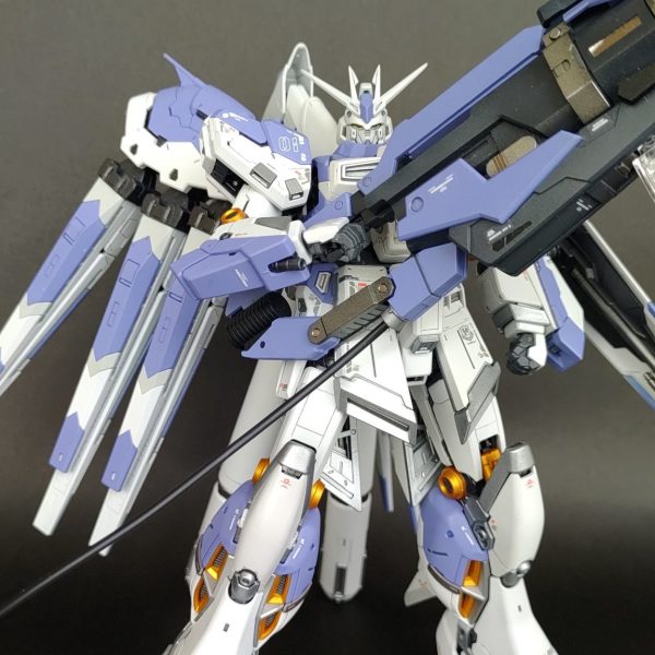 Hi-νガンダムとハイメガバズーカランチャー