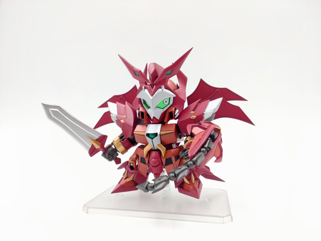 可動域が狭いため、ポージングは少なめ