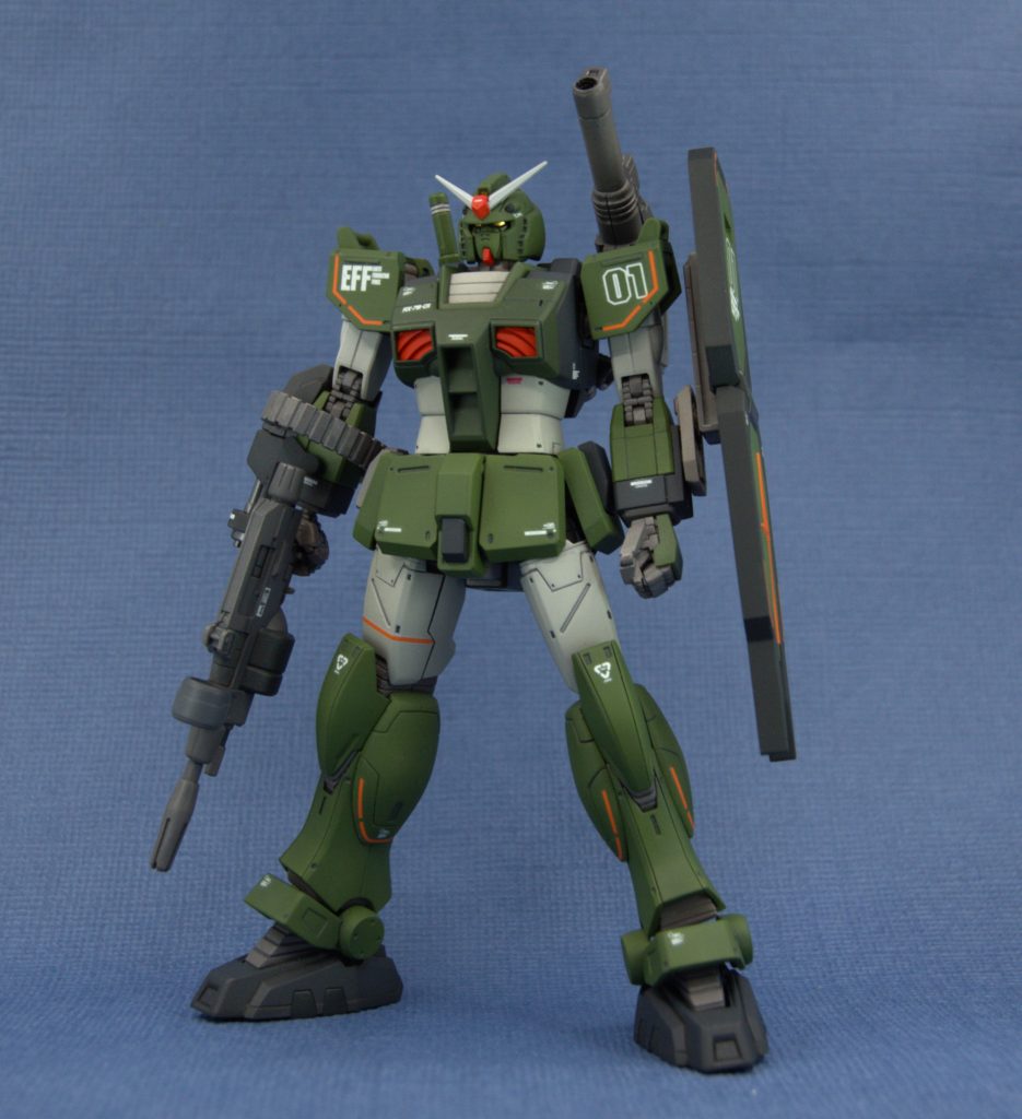 ヘビーガンダムからライフルを流用、握りこぶしはMSハンドを使用しています。頭部のバイザーはオミットしました。