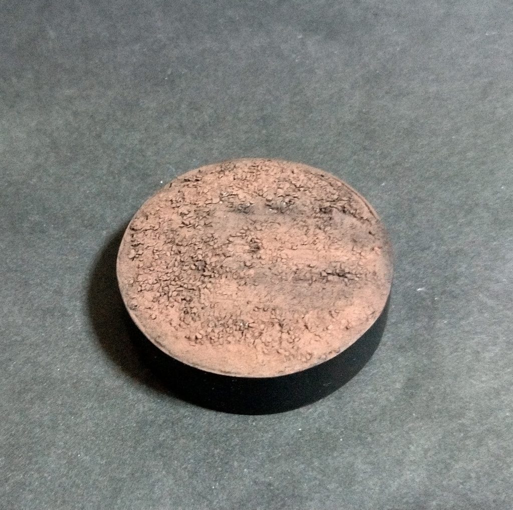 黒サフからハルレッド、マボガニーなどでアクセントを付けて塗装🤣