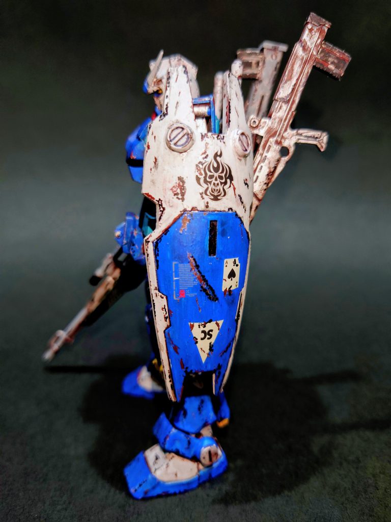 左側！シールドはジムスナイパーⅡから拝借しました♪