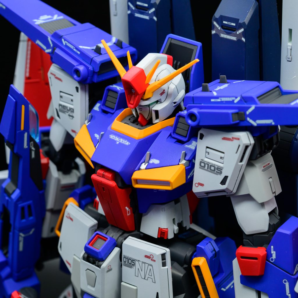 過去に素組でノーマルのZZガンダムとFAZZを組んだことがありますが、このパーツの多さにはうんざりですｗ