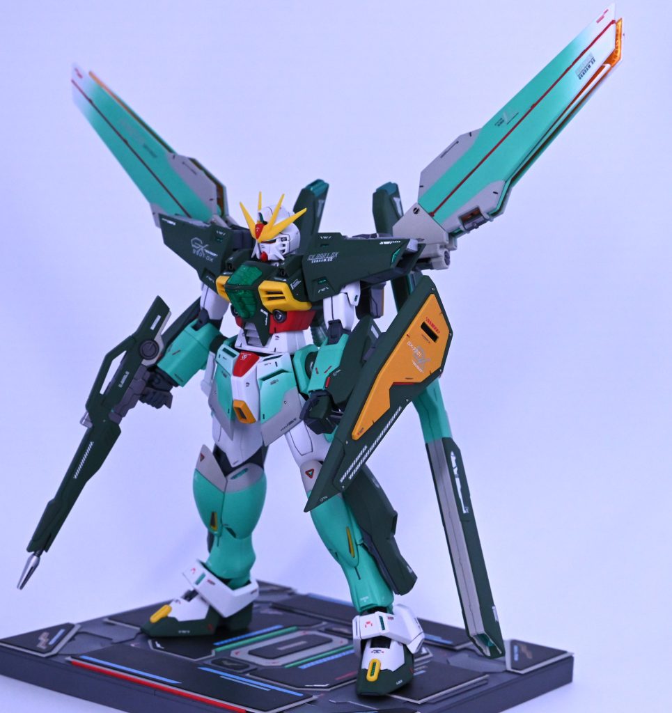 黒いパーツは暗緑色に、白いパーツは白とウォーカーギャリアグリーンで塗装しています