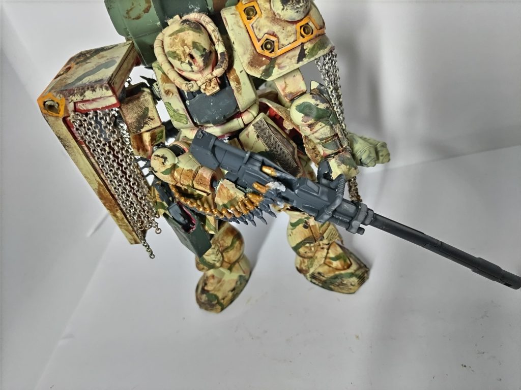 イエローベースに、緑の二色迷彩のはずだったのですが、ウォッシングして適当に拭き残したら、三色迷彩になってました。これはこれで良し。