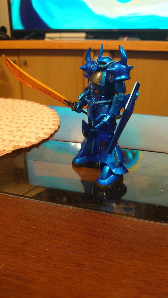 角度、光の加減で色が変わるので面白い。クルマのショーとかでも艶やかなペイントでも関心する。たまには良いかも。この様な駄作に目を止めていただきありがとうございます。m(_ _)m