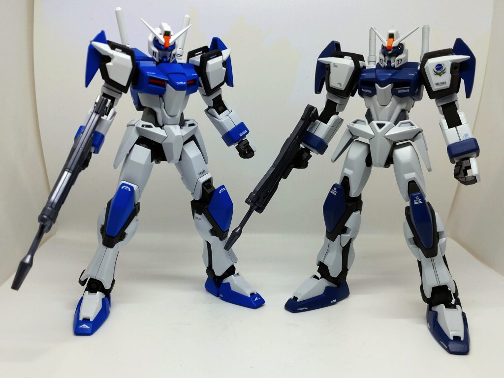 新旧素デュエル可動域は言わずもがなですが、全体的に角ばった造形になっていて、個人的には新しいほうが好みです。旧キットはちゃんと悪役顔で良い。