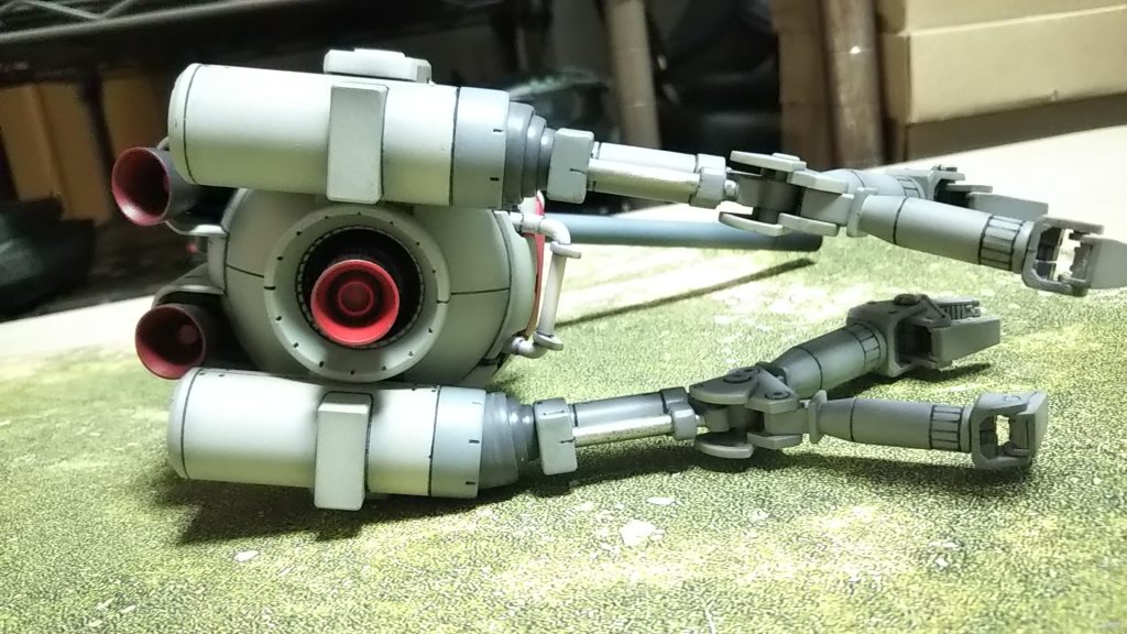 横たわる下から見たボール💦