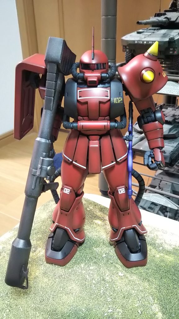 シャアと間違えられても仕方ない、MSV-R版のS型と違いR-2型に寄せたカラーリングとなっております💦デカールも(ゲーム内では機体にマーキングされてませんが💦)それっぽいものを集めて貼っております。