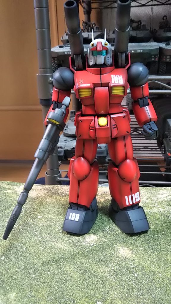 先週に引き続きガンキャノンの(109号機)再塗装実施しました💦先週同様黒立ち上げでグラデーションかけました💦最近赤いやつばかり仕上げてますな💦
