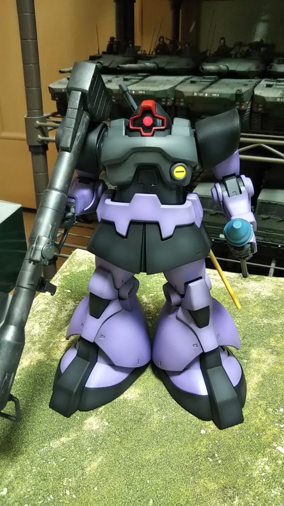 正面、アニメイメージ？のためデカール無し仕様です💦いつもの塗り方で1機目と同じやうに塗装しますた。