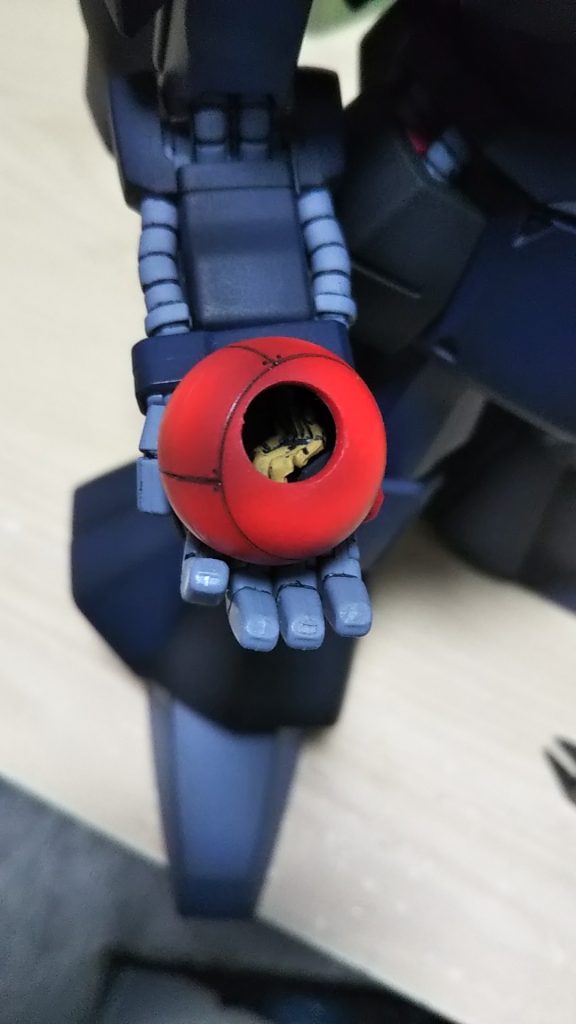 このキットにはパイロットがついています💦リックドムどぉした？