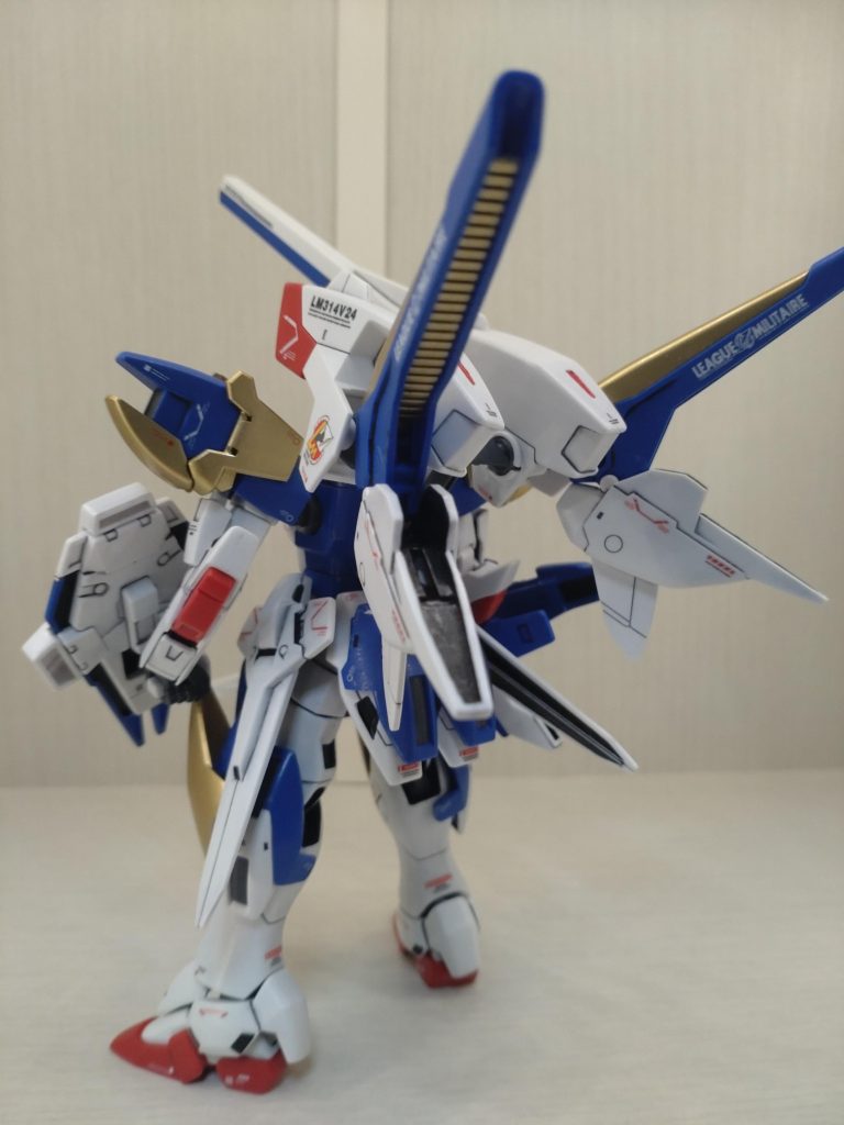 斜め後ろから～ミノフスキー・ドライブ・ユニットやヴェスパー裏等も塗り塗り