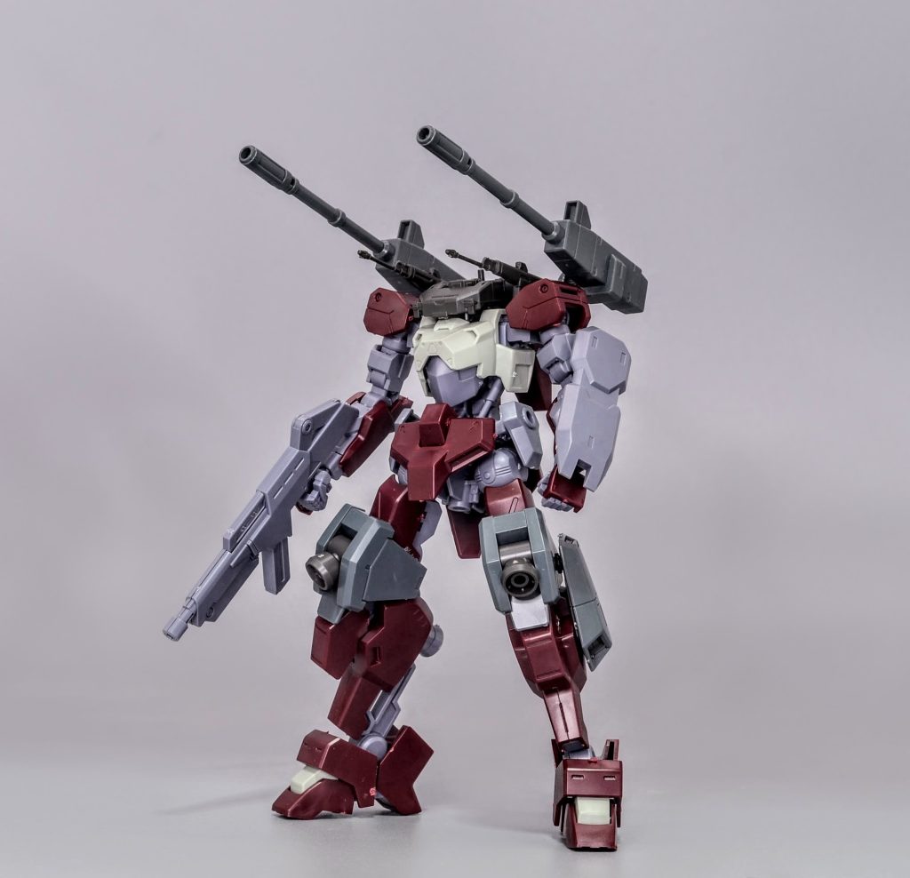 製作中の画像です獅電は頭部のバリエーションが豊富なのでモビルワーカー型にすると面白いのではという着想で製作を開始しました