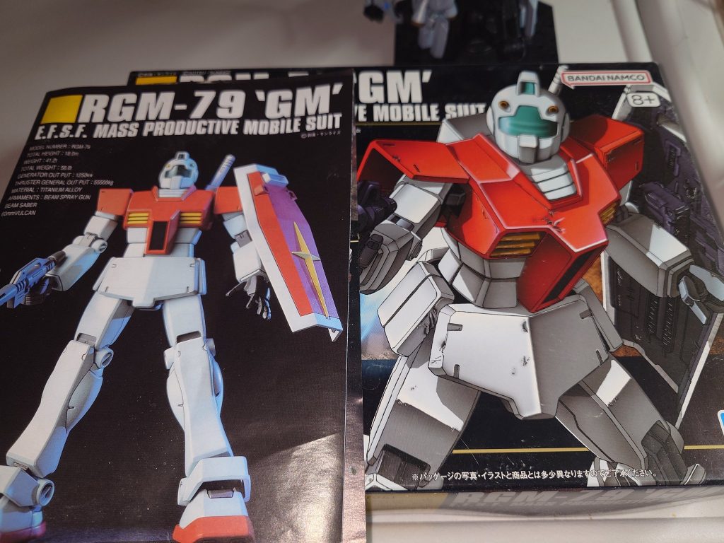 素体はHGUCジム。ここからパテ盛りまくったらああなった。